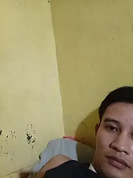 YourAsianSlave webcam