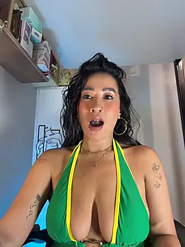 AsianMilfSheryl live cam on StripChat