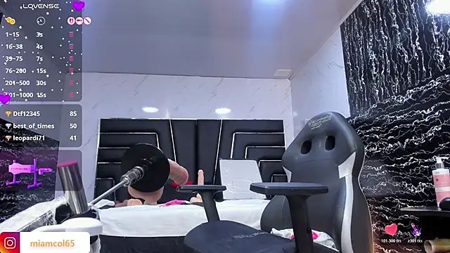 Ladyy_Scarlett webcam
