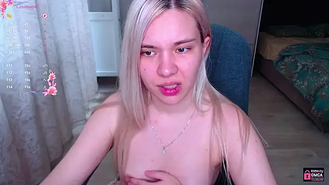 Lana__Nova webcam