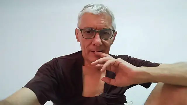 BIGUNCUTHARDCOCK webcam