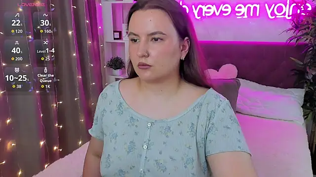 FeralPeach webcam