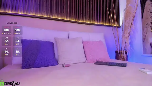 Liz_grey_ webcam