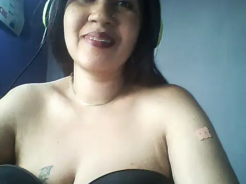 layanah12 webcam