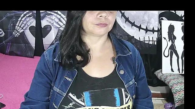vivian-milf webcam