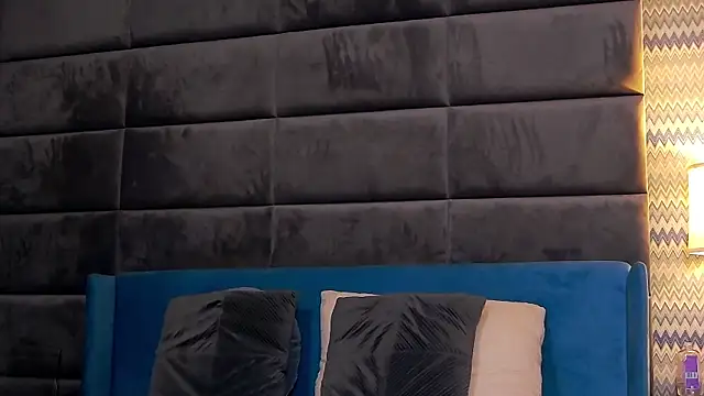 KarmaFoxx webcam