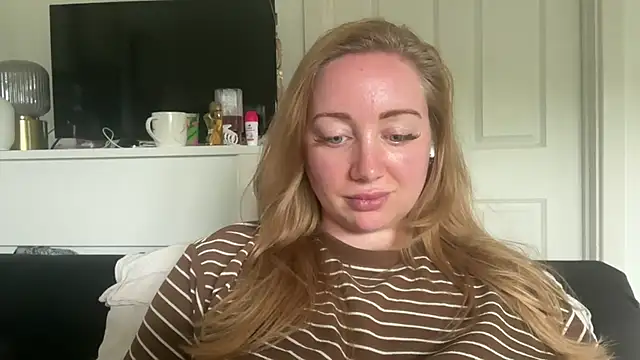 arielsweetieee webcam