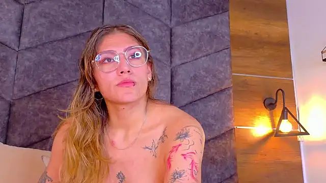 LiaaMoretti__ webcam