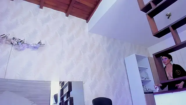 Isisjames webcam