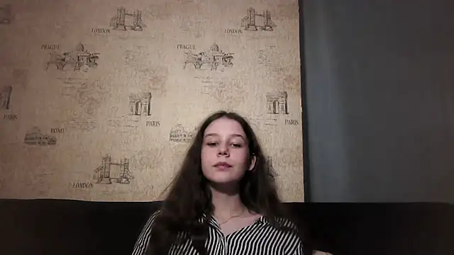 ElinoreHuxman webcam