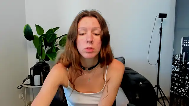Lunaa_x44 webcam