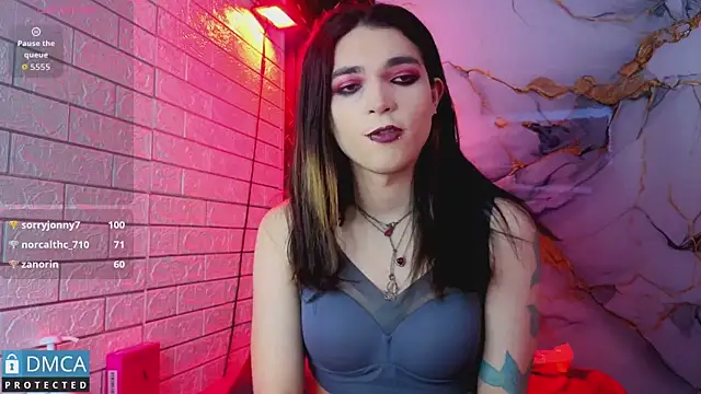 MaeveKuro webcam