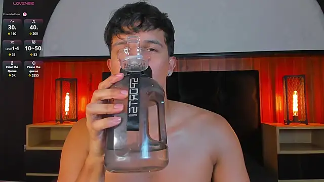 Leo_Savage_ webcam
