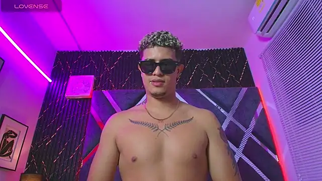 dominic_connor webcam