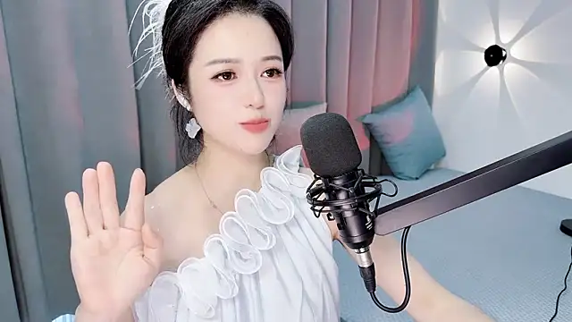 Momo-Wow webcam
