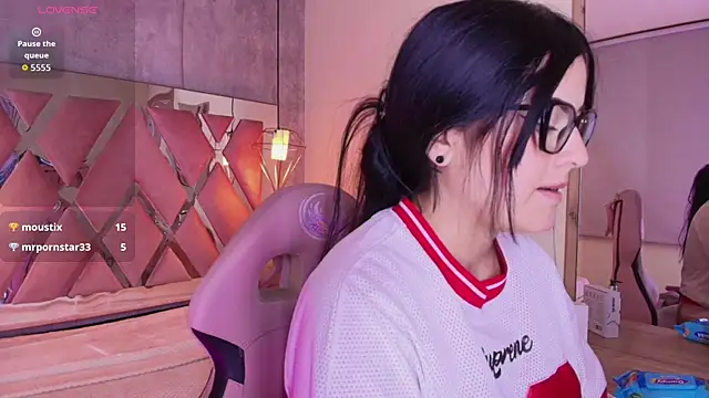 Aria_Mooon_ webcam