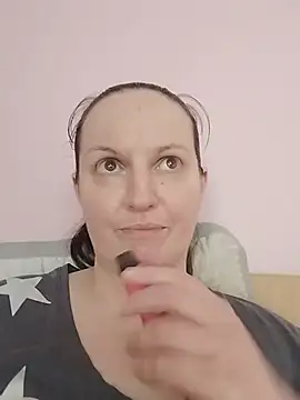 BustyLadyAlma webcam