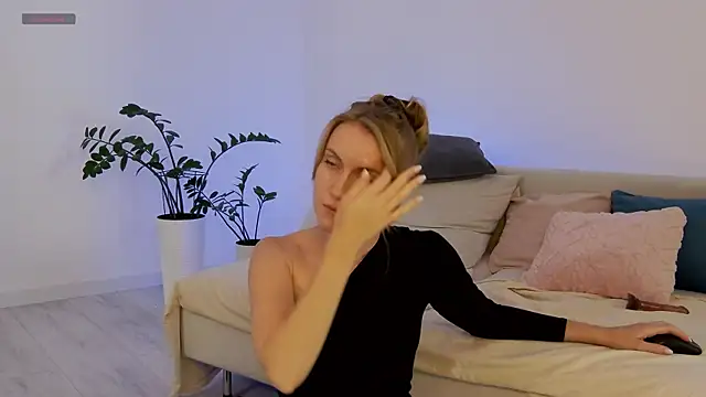 Fallinlove1 webcam