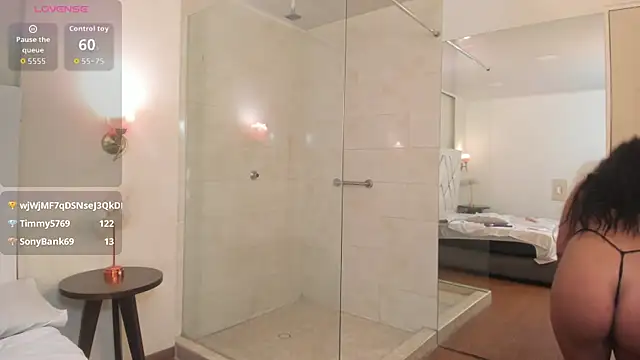 Sky_Collins_ webcam