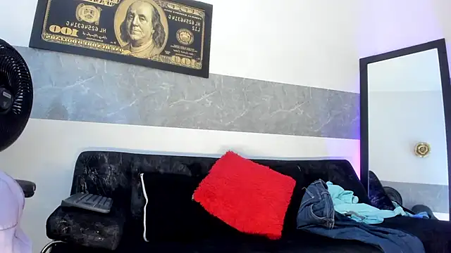 stacyfoxxx live cam on StripChat