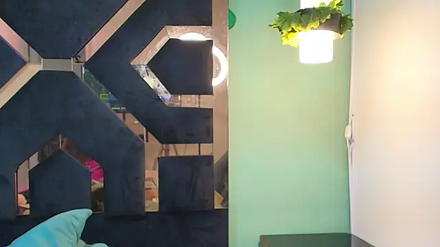 VIOLET_19XXX webcam