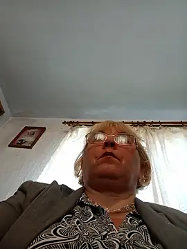 Elena_Beautiful784 webcam