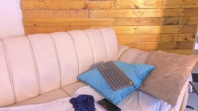 pixy_20 live cam on StripChat