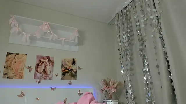 Milly_Lane webcam