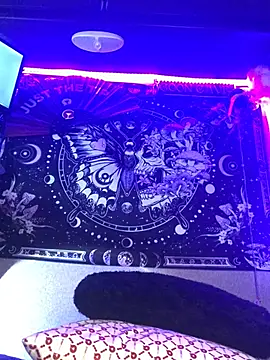 Lilactease webcam
