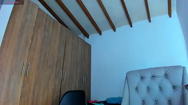 SkyeGabbyRose webcam