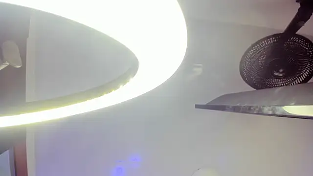 LittleeJaz webcam