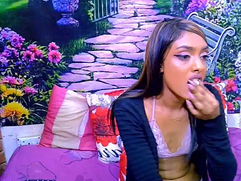 IndianPretty14u2Luv webcam