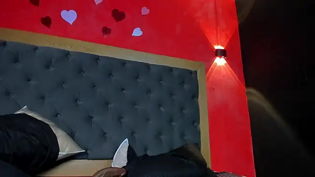 YayaHilton webcam