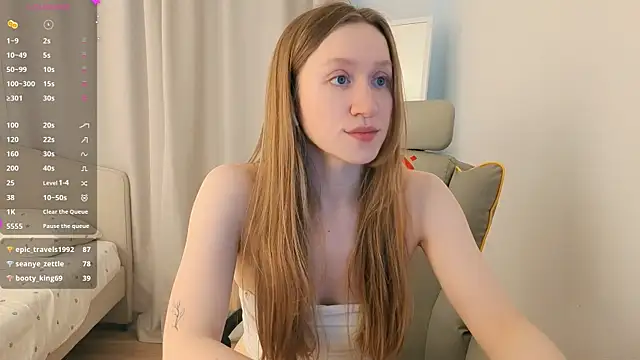 mowalova live cam on StripChat