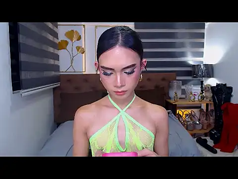 JuicyCockThea webcam