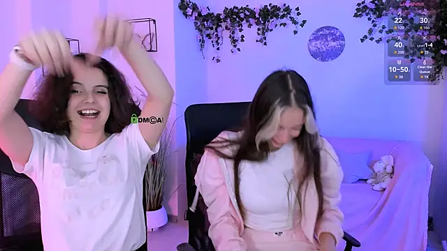mia_mooon_ webcam