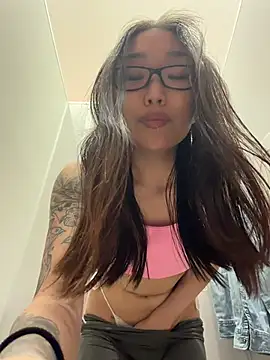 trytomakememoam webcam