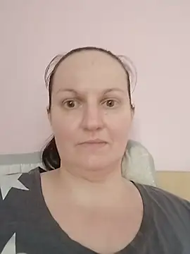 BustyLadyAlma webcam