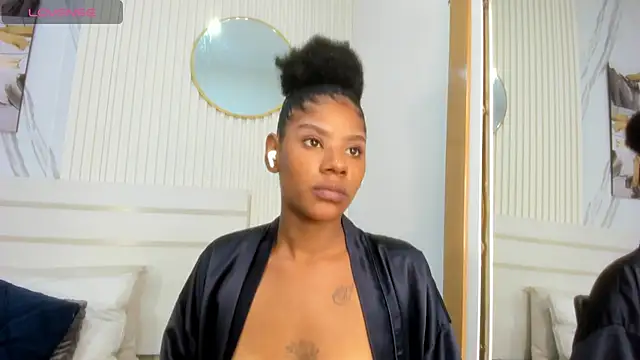 Afro_Luna webcam