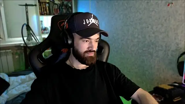 _Serious_Man webcam