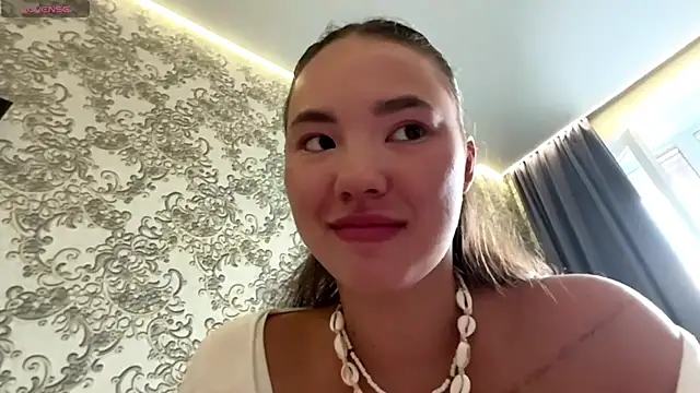 kamila_18_french webcam