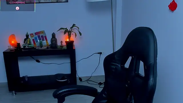 Sara_Charmy webcam