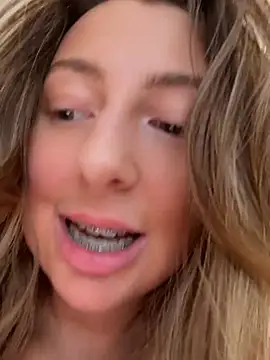 curvyflawless live sex cam
