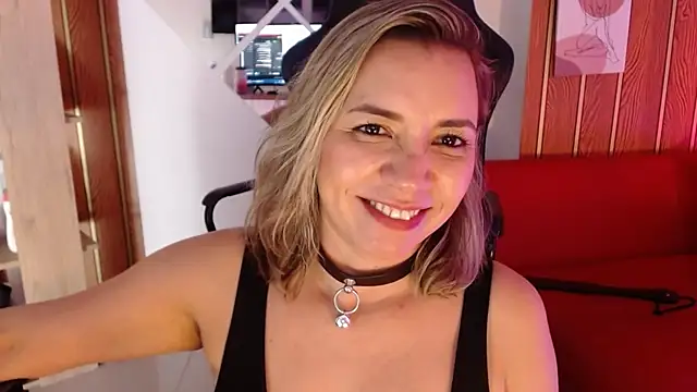 milfsecret69 webcam