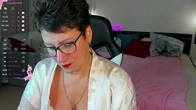 JennyMons webcam