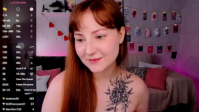 velvet_cherry_ live cam on StripChat