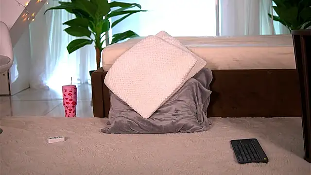 KaylaBray webcam
