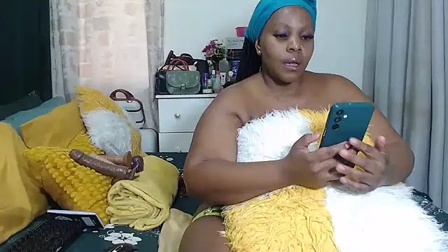 GaggingQueenxx webcam