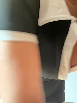 mewKate webcam