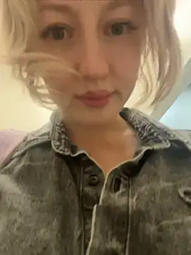 RonnieKiss webcam